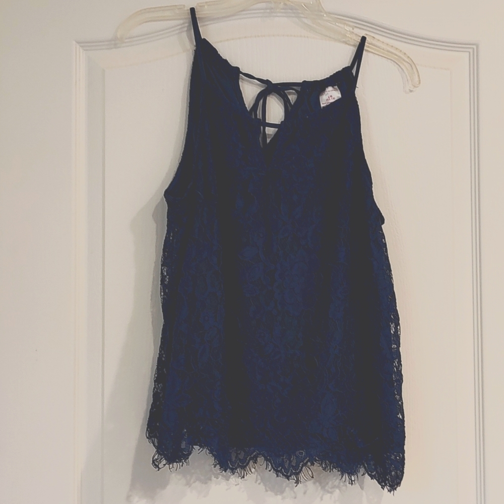 A No Boundaries navy blue top